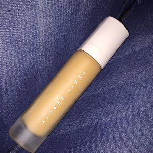 Fenty Beauty Foundation (250)